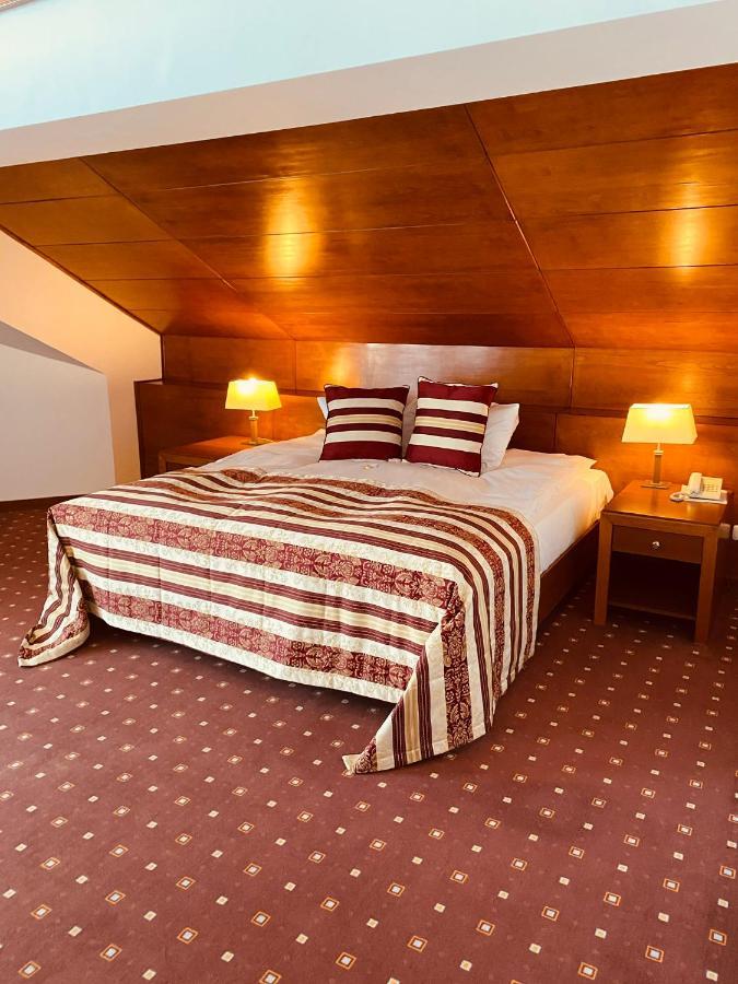 Casa Jasmine Hotel Брашов Екстериор снимка